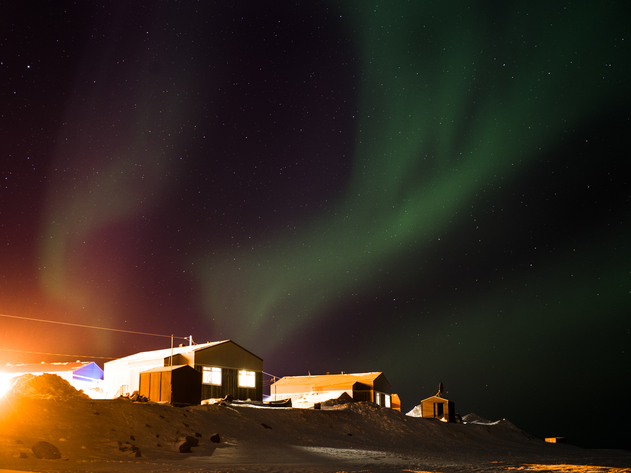 aurora borealis in Nunavik by Alexi Hobbs for Air Inuit