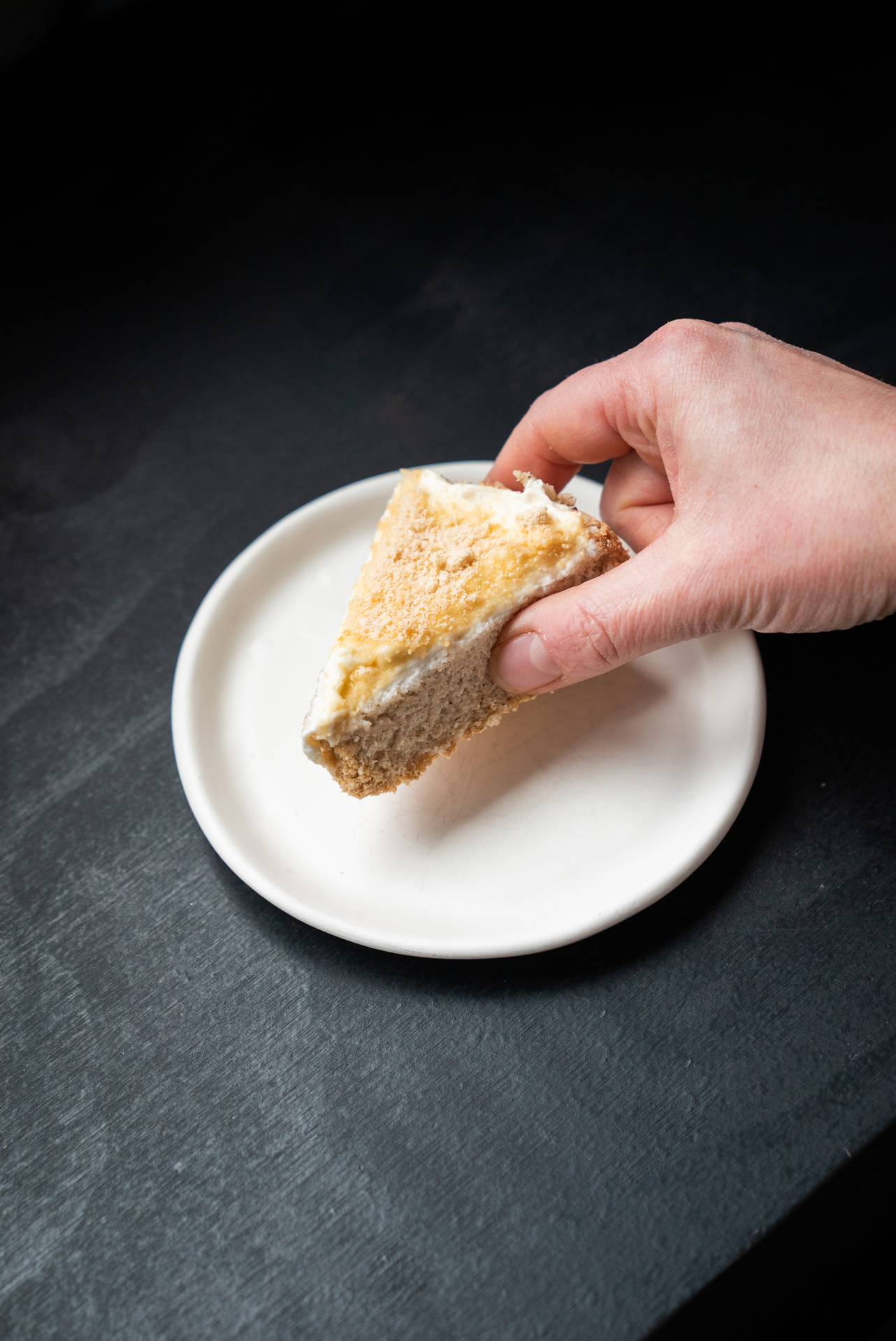 picture of chef Stephanie Labelle from pastry shop Rhubarbe childhood dish cake by Bruno Florin