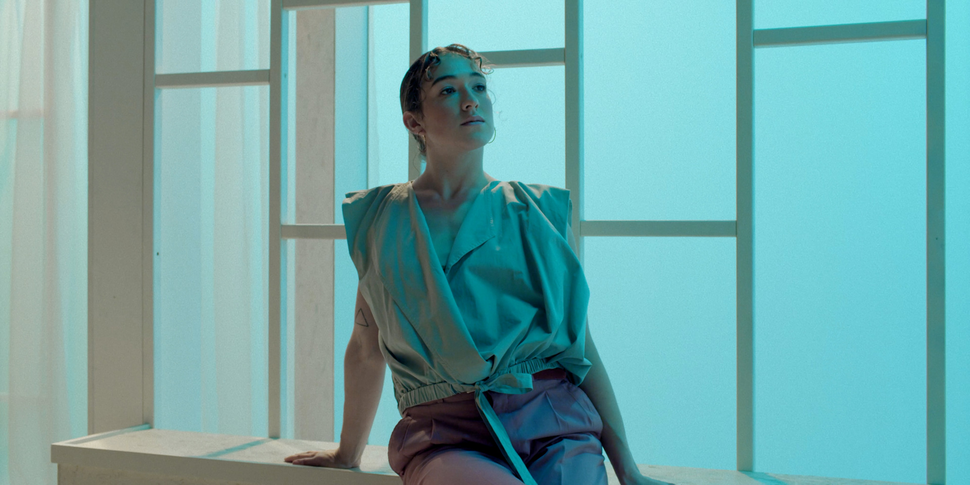 caucasian female dancer dressed in light green by Simon Duhamel for Feelings for Fabrikate