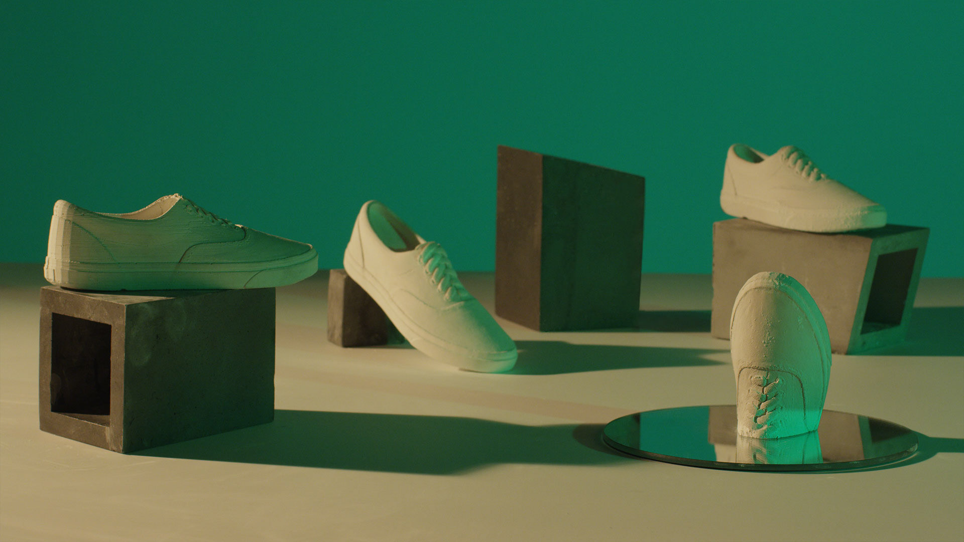 image de chaussures Vans en sable par Simon Duhamel pour OTH x VANS