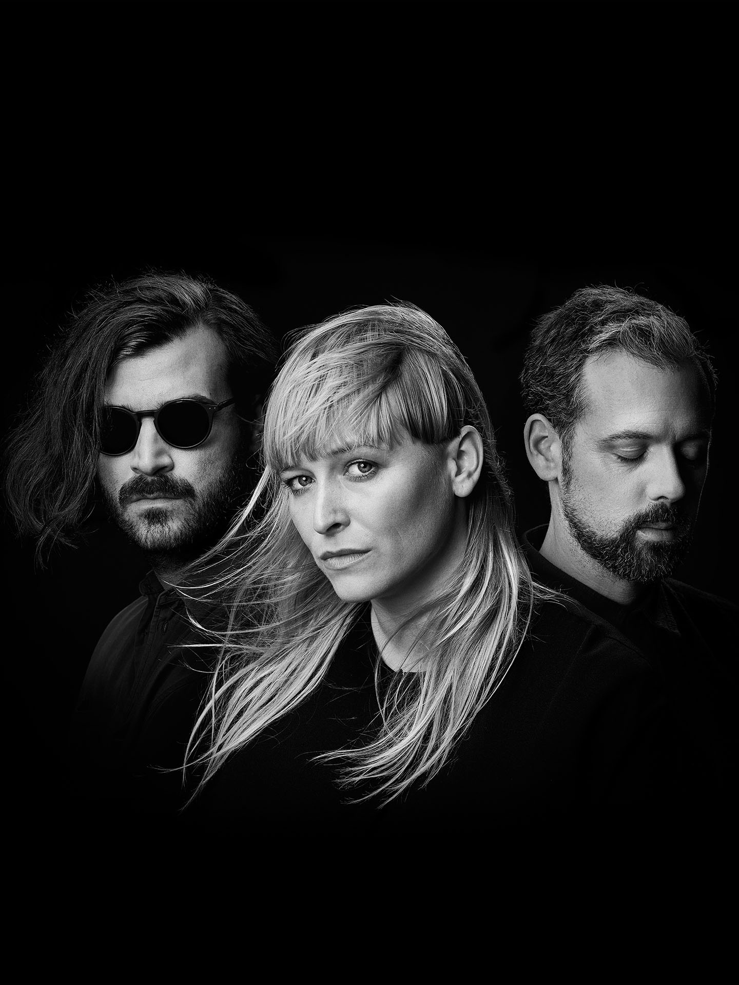 portrait of Dear Criminals in black and white on black background by Jocelyn Michel for Voir